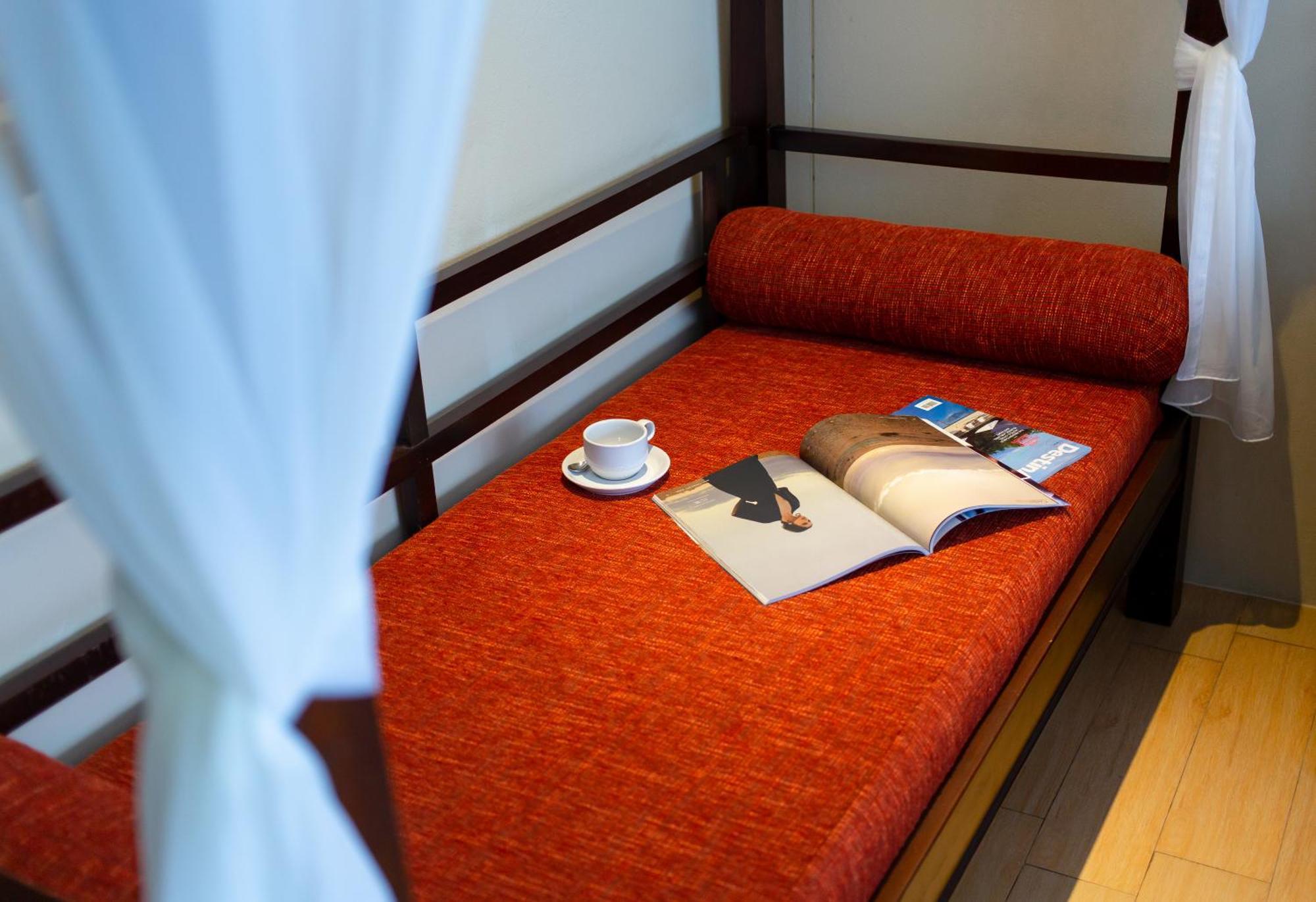 Blue Bay Resort - Access To Pool And Beach-Phuket & Krabi Ko Yao Exterior foto A futon