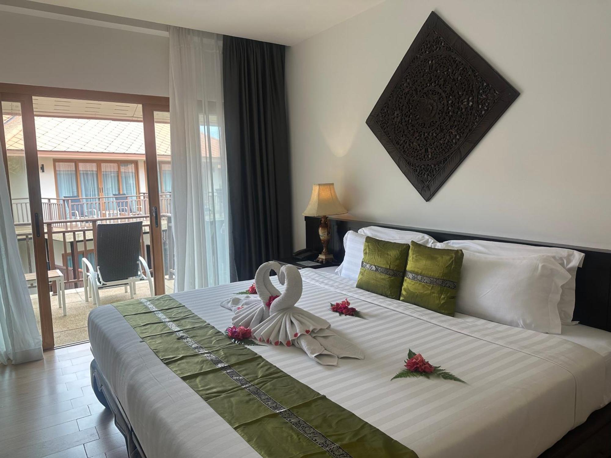 Blue Bay Resort - Access To Pool And Beach-Phuket & Krabi Ko Yao Exterior foto A bedroom at the hotel